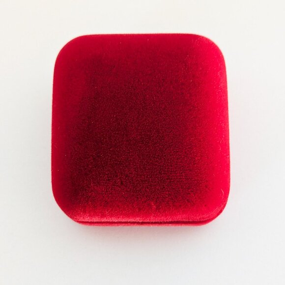 4/$20 Red Velvet Gift Box for Pendant Necklace / Classic Jewelry Packaging - Picture 7 of 7